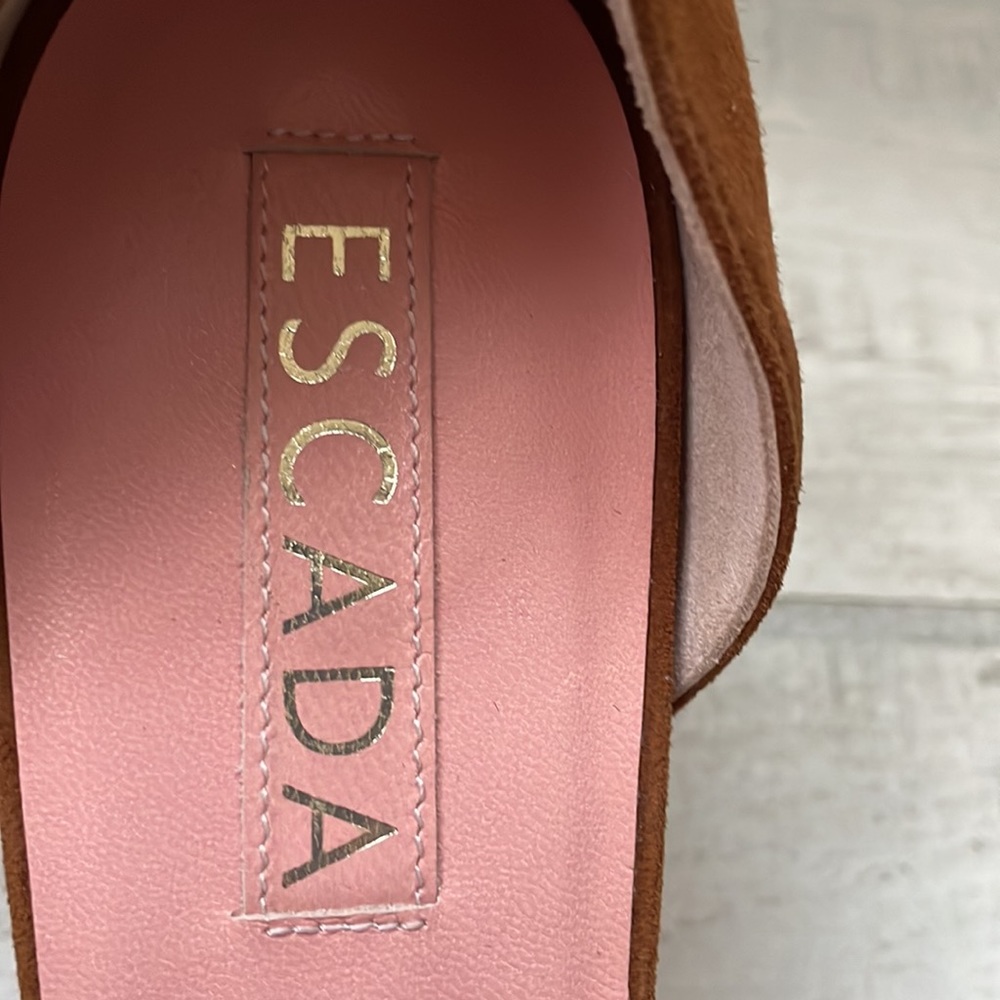 NWOT Escada pump - Picture 4 of 10